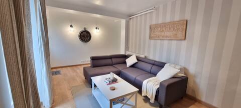 Pleasant Townhouse 10 min from Disneyland