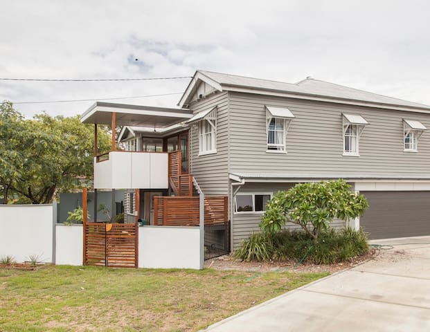 Lone Pine House – business, family, groups, pets