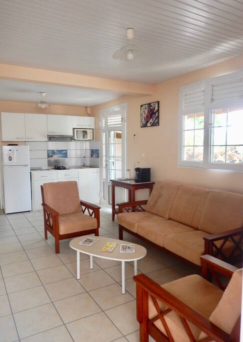 Salon/kitchenette