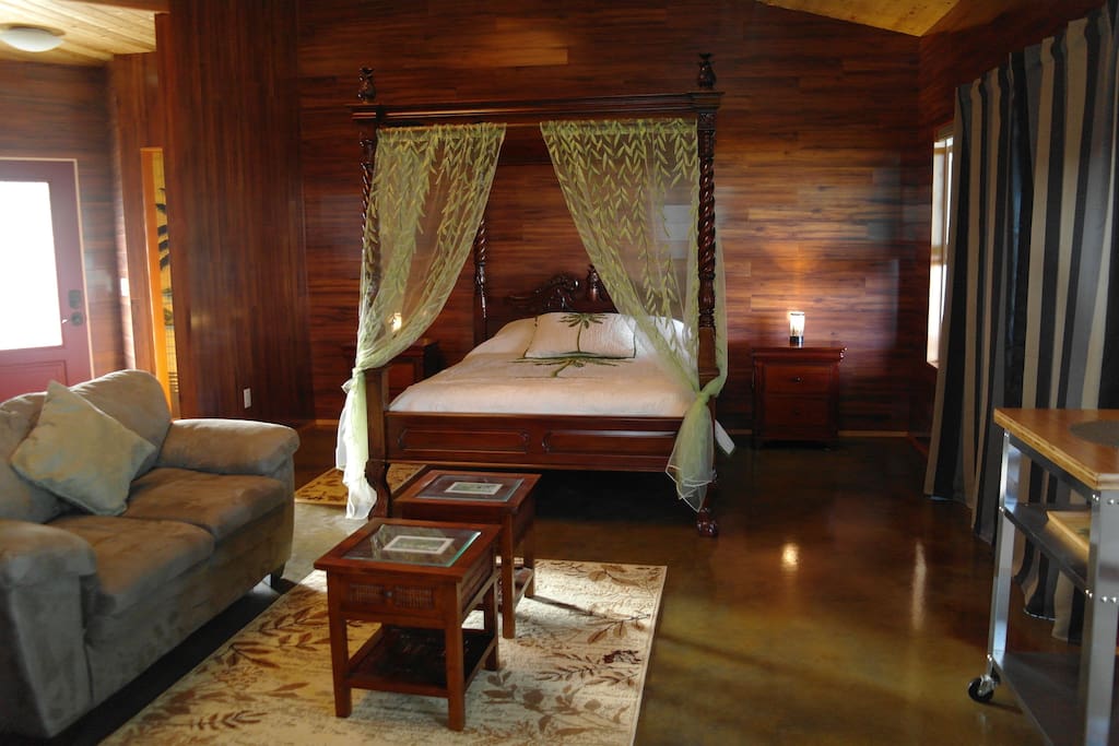 Ke'ena Nanea -cozy and elegant master suite