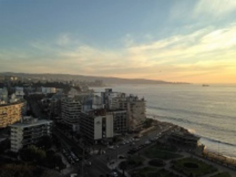 vista diurna a la bahía de Valparaíso