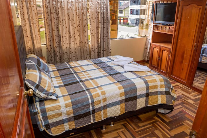 CuscosHome 3:apartamento+agua caliente+wifi+cocina