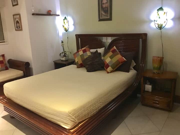 Segunda recámara con cama Queen size