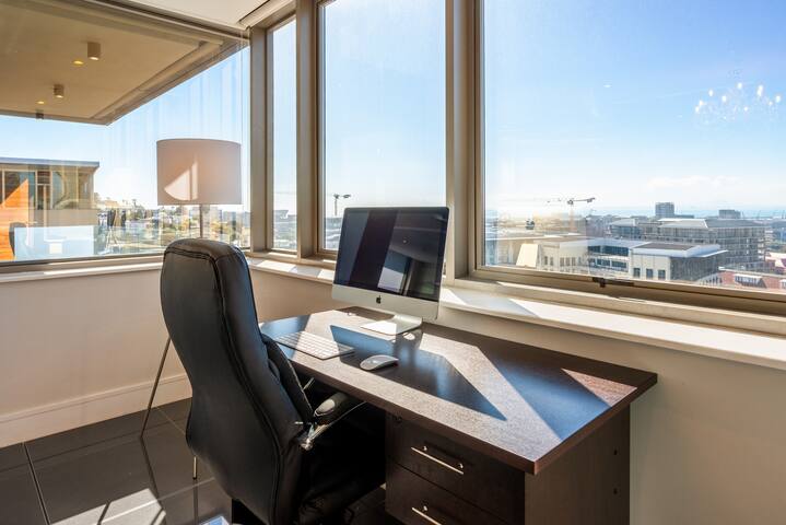 Five Star 3 Bed 3.5 Bath Luxury Penthouse gallery image 5