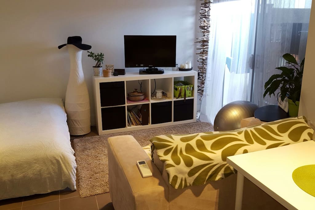 TV, DVD player, WiFi