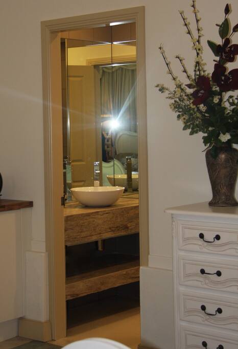 Beautiful new en-suite