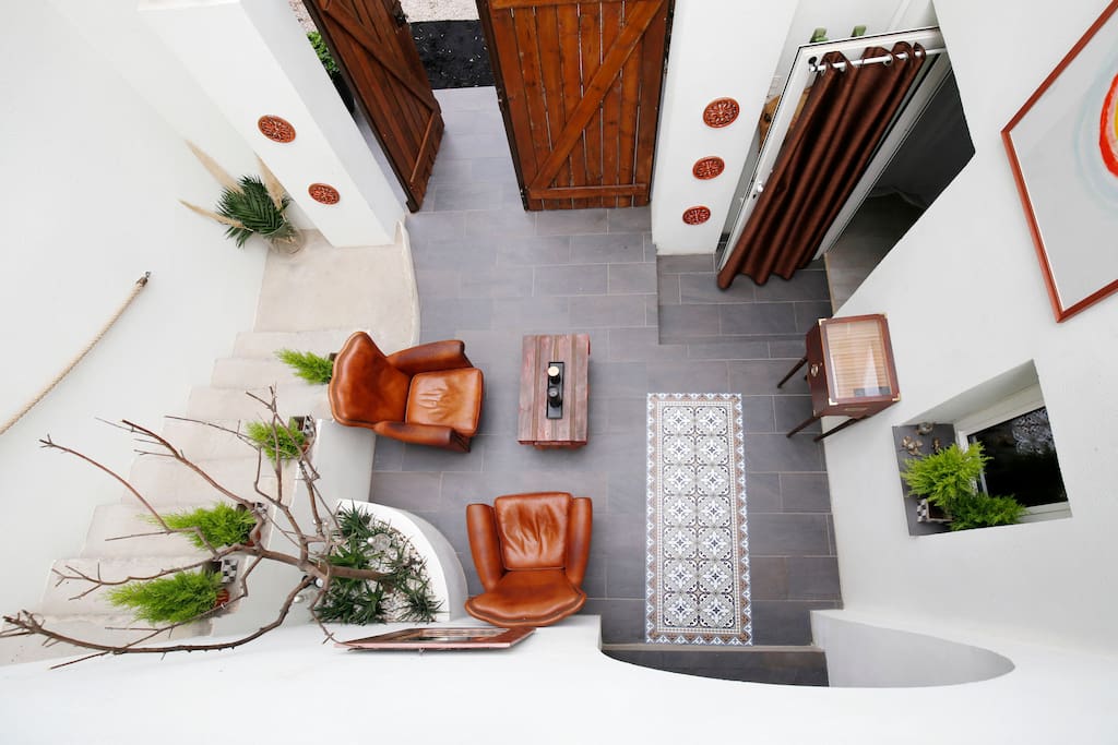 Wonderful patio in the entrance