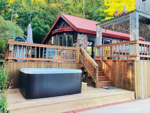 Private Woods, Hot Tub, Fishing & Golf | 42 acres