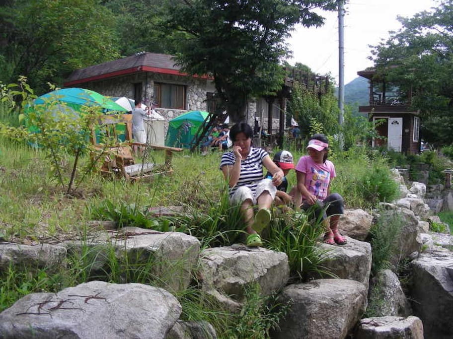 산속의 오두막집입니다.