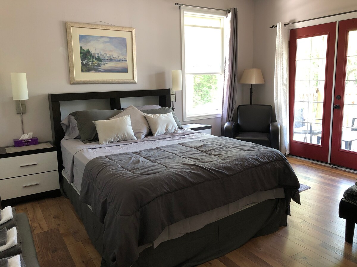 带阳台的阳光和月亮套房（标准双人床）