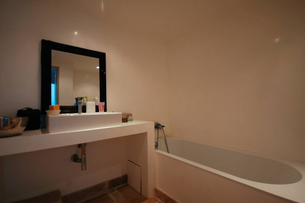 Salle de bain privative pour voyageurs