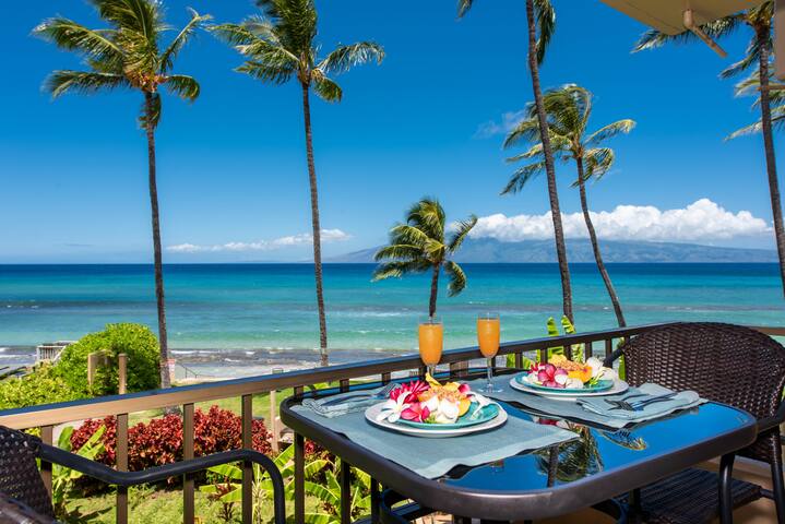Romantic, Tropical, Oceanfront Retreat