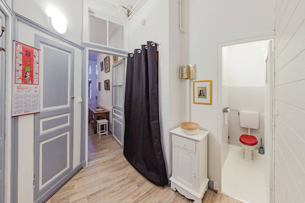l'entrée de l'appartement