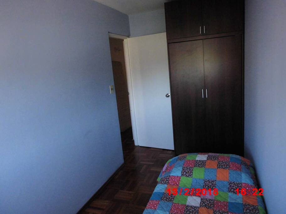 Habitación privada con placard