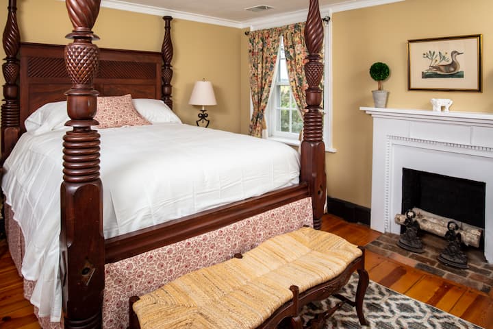 Bedroom (Full) on 2nd floor 