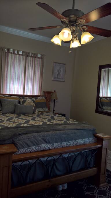 Master bedroom queen bed