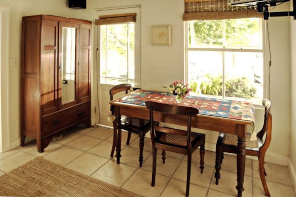 The dining section of the lounge