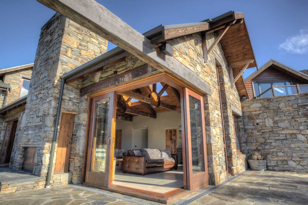 Remarkable workmanship cedar corner sliders