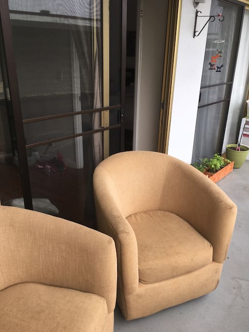 Balcony to enjoy coffee in the morning.