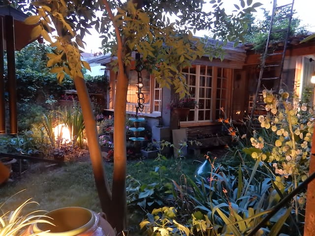 HOUSE GARDEN MAGIC...