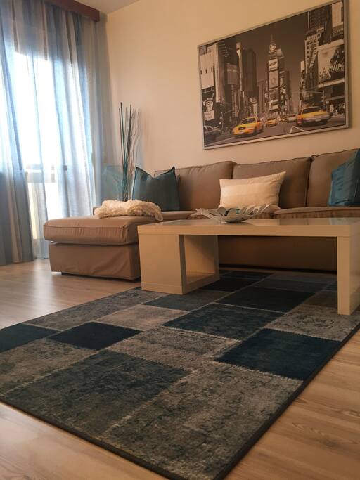 The Sofa is quite large so a 5th person can sleep here if needed
Il Sofa e' molto ampio e confortevole e una quinta persona puo' quindi dormirci