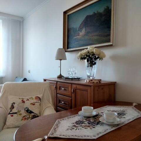 Apartnobility73
