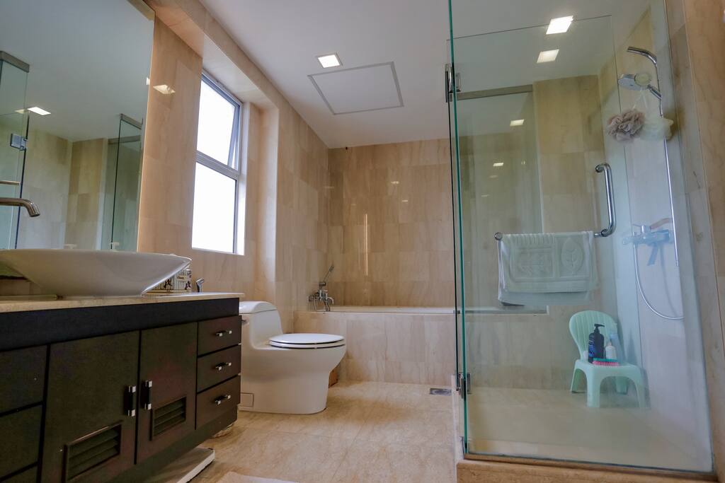 Washroom 1, Master-bed room