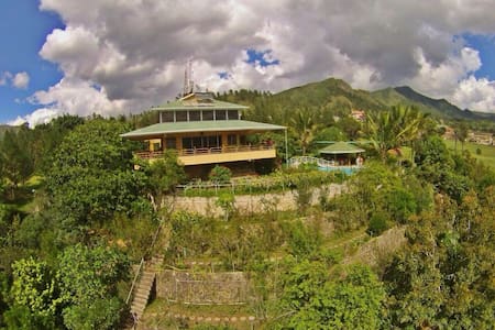 Resultado de imagen para fotos de cabanas en la cima de valle nuevo en constanza