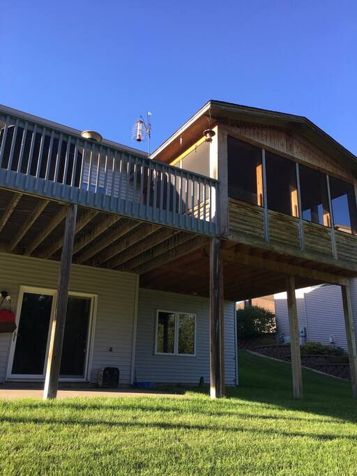 Huge deck and 3 season porch