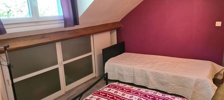 غرفة نوم 1 
1 1 140 سرير 
1 90 سرير