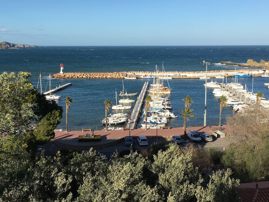 Port de plaisance face à la Villa ( 3 apprts )