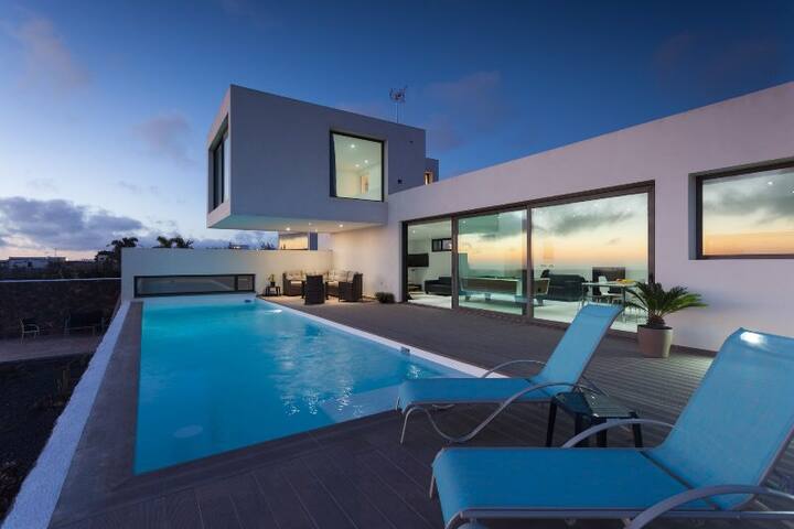 Villa Sabila - luxery villa over looking the ocean