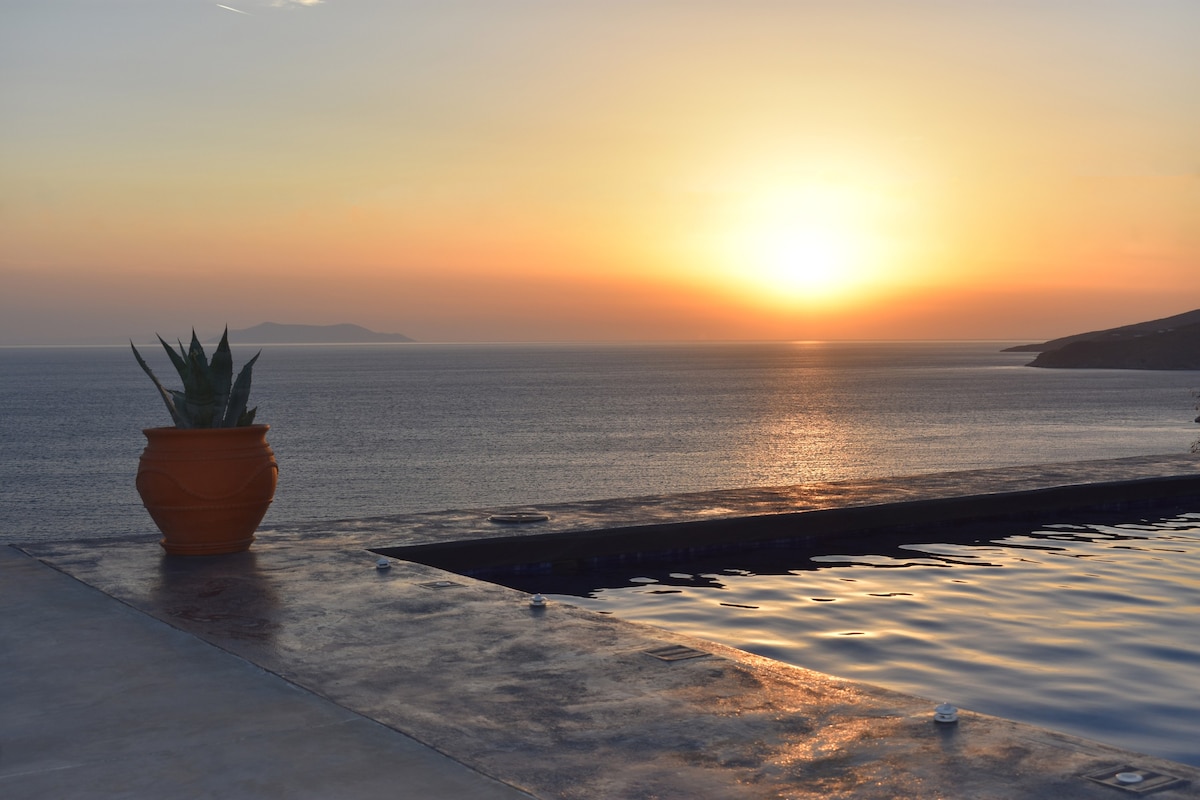 Agios Romanos Vacation Rentals & Homes - Greece | Airbnb