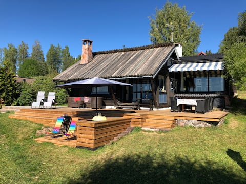 Cozy cottage with magnificent view of Siljan