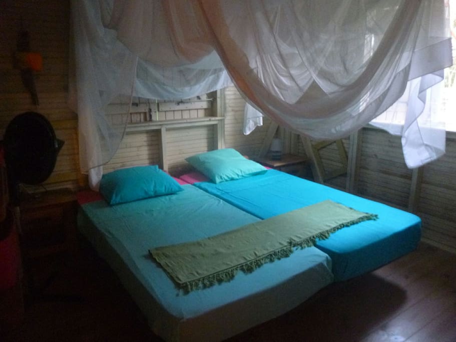 Une des deux chambres.