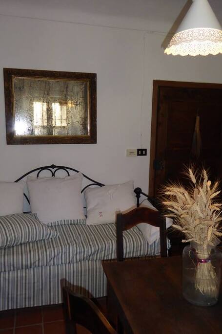 sala colazione e tv