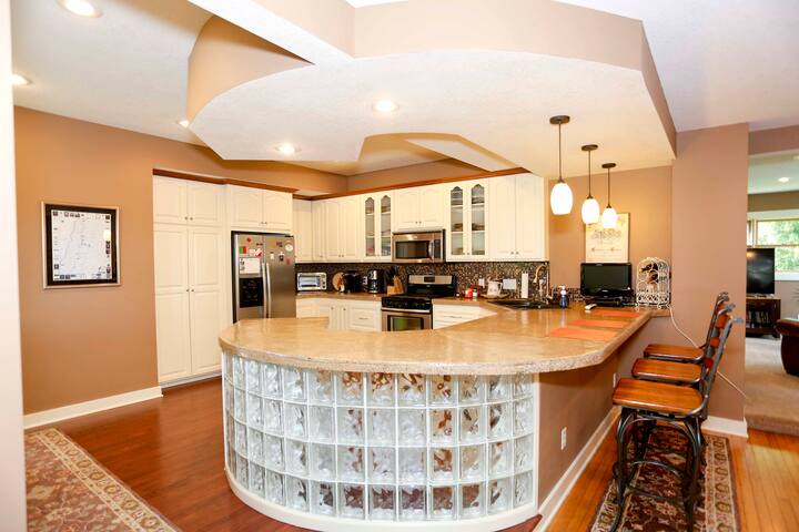 Charming Home Views St Croix River! gallery image 5