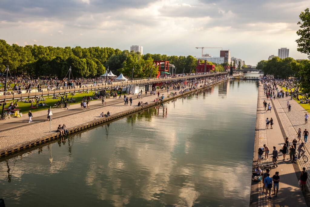 On y trouve des Canaux (la Villette)..