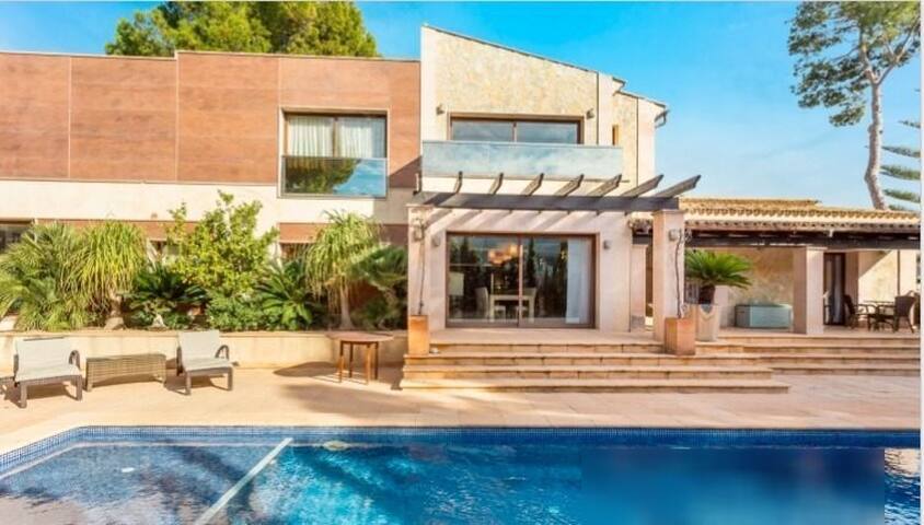 Fantastica Casa gran capacidad cerca de la playa gallery image 2