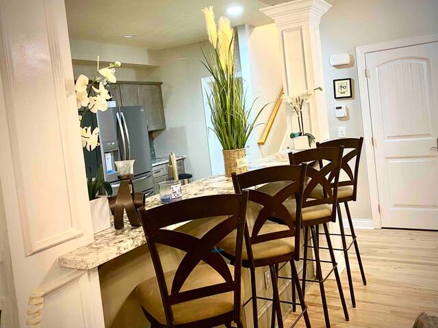 “Luxury Haven for Large Gatherings: 4BD/4BA” gallery image 5