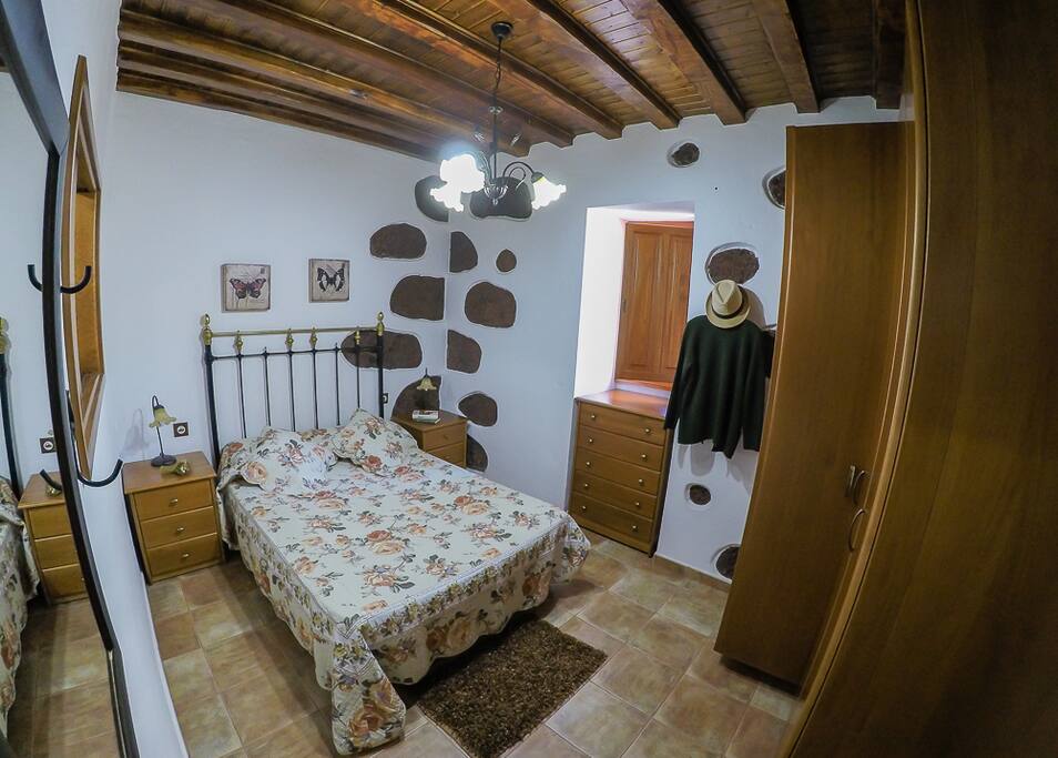 Vista general del dormitorio.