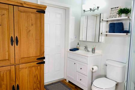 Newly Remodeled Cozy Private Room 1/1