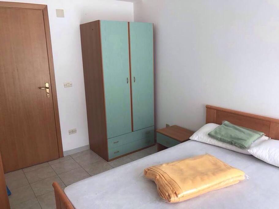 Accogliente stanza da letto.
