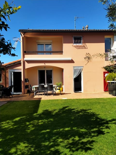 Hendaye family home with hot tub