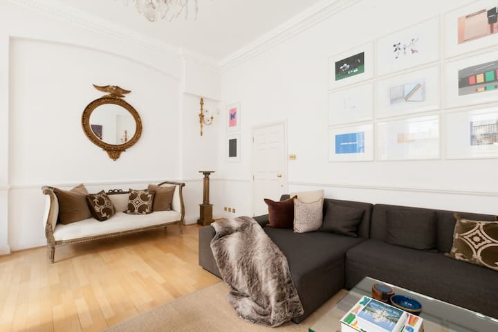 Mayfair City Chic gallery image 5