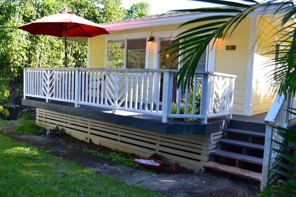 Large lanai - perfect hangout spot