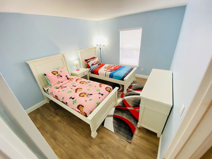 Chumba cha 3 cha kulala - Vitanda viwili Juu