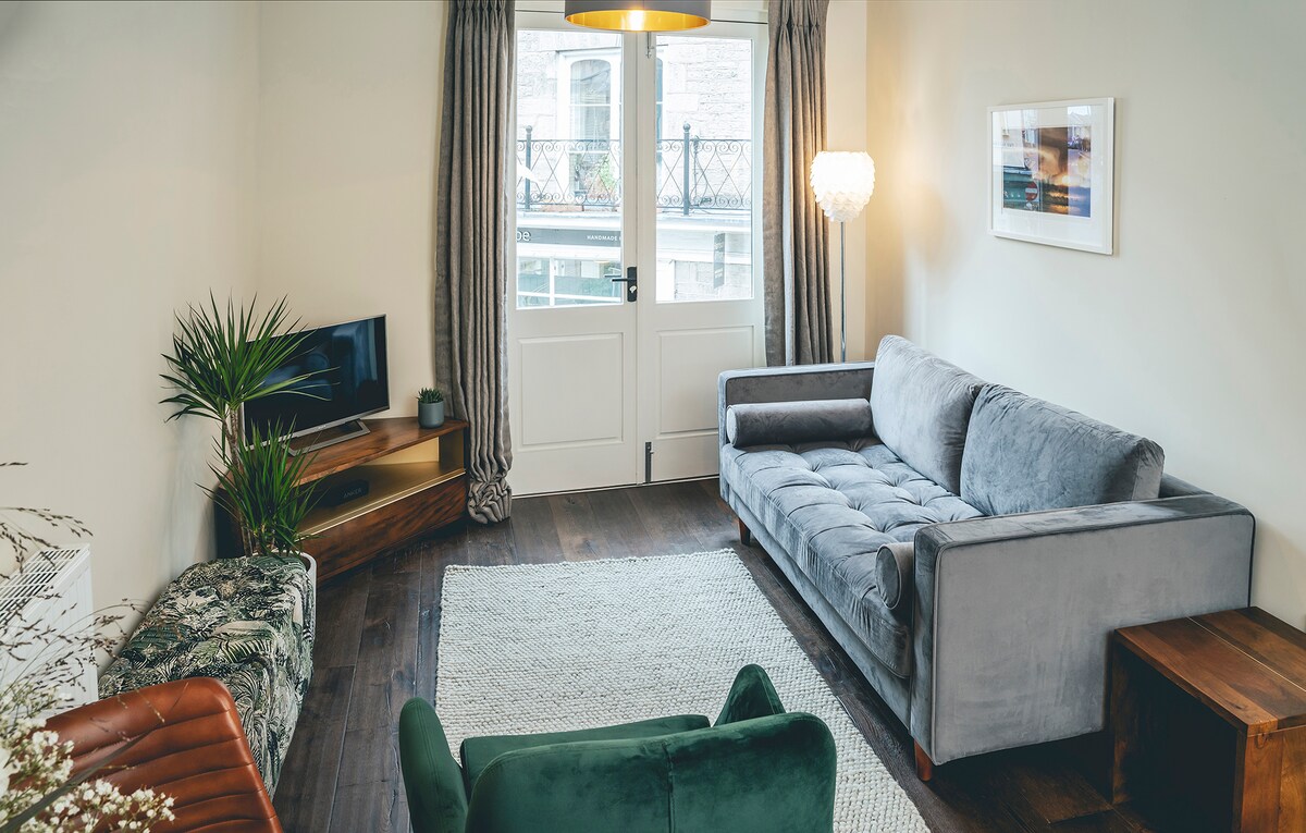 Top Airbnb: Cosy Retreats 1. Newly renovated. Hay on Wye. in Cusop