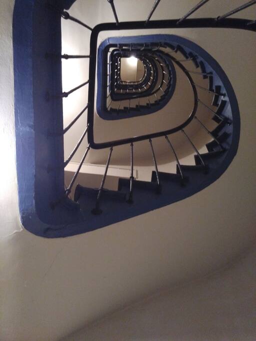 Beau escalier - beautiful staircase