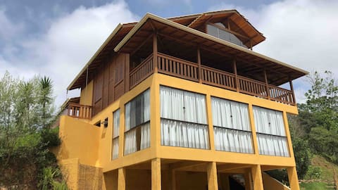 Chalé das Lavandas - with swimming pool and game room